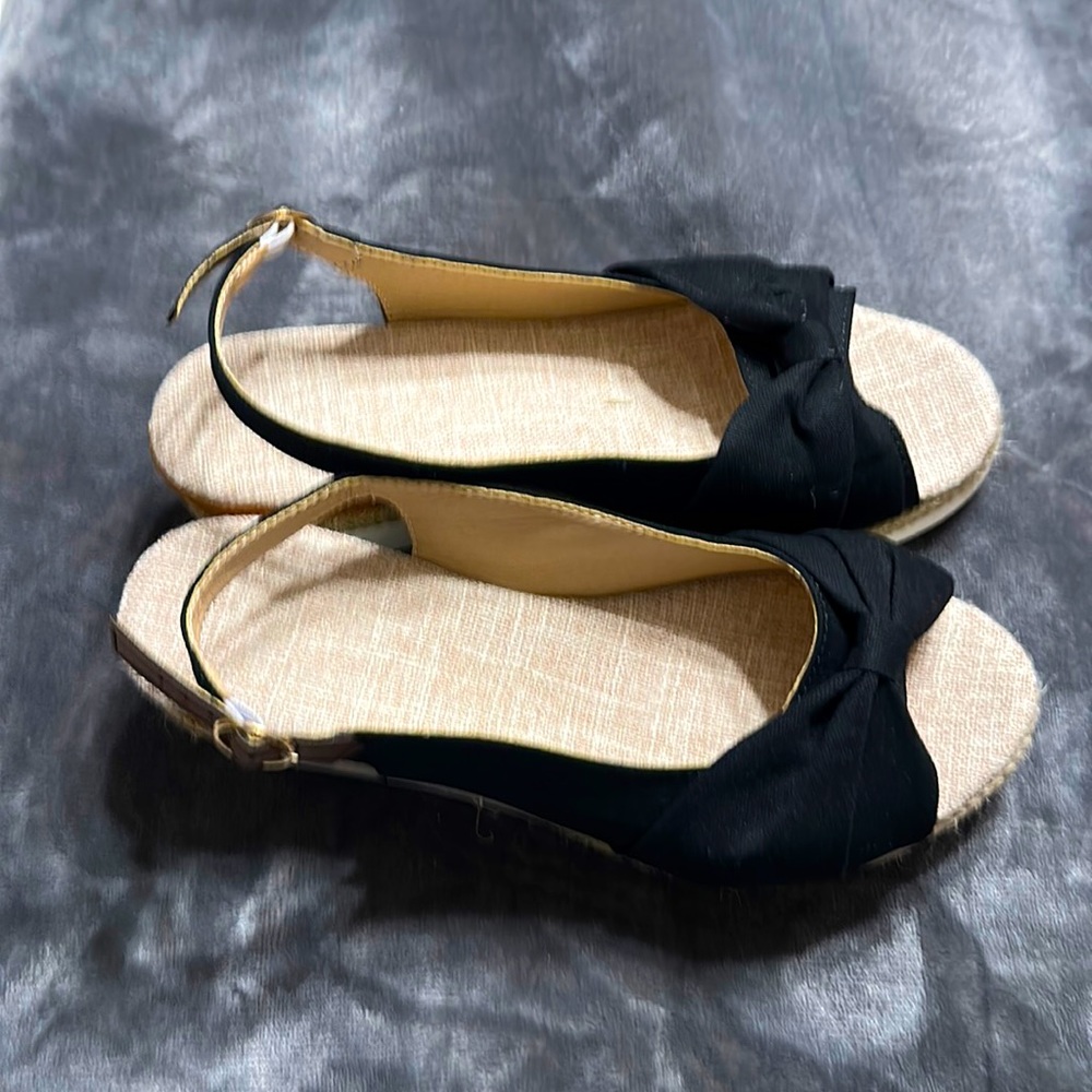 Black Gathered-Toe Black Women Size 42 (9.5)